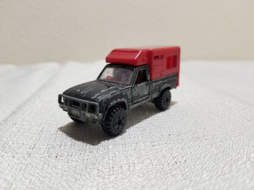 Tomica toyota hilux 4wd used - toyota,