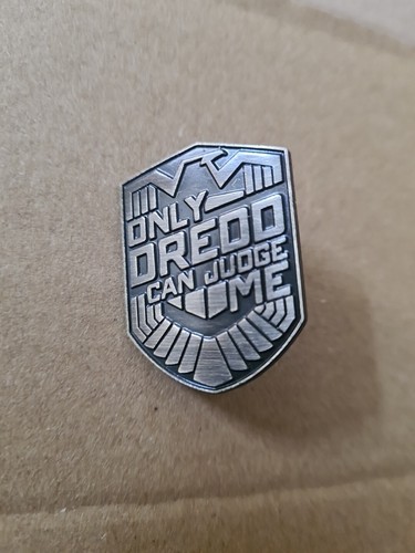 Judge dredd metal pin badge - dredd,