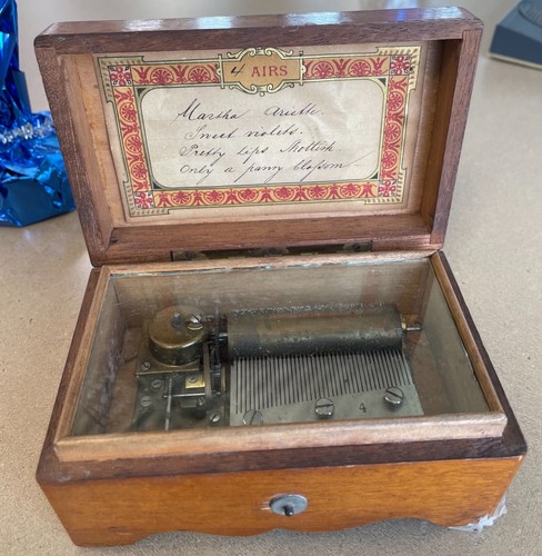 Vintage airs swiss music box - swiss,