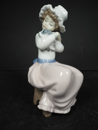 Nao lladro porcelain - by,