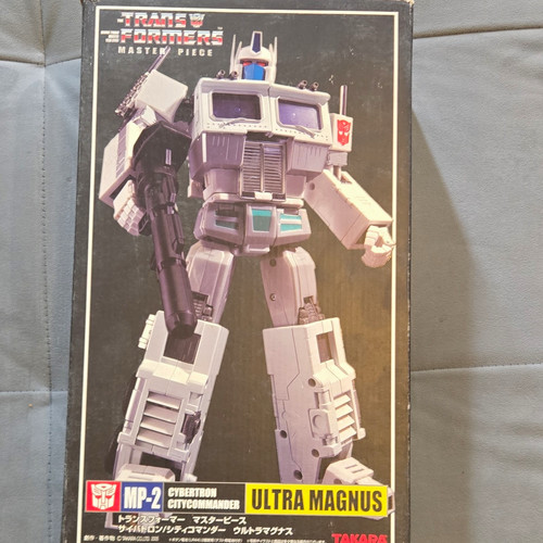 Takara transformers - takara,