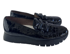 Wonders Black Patent Leather