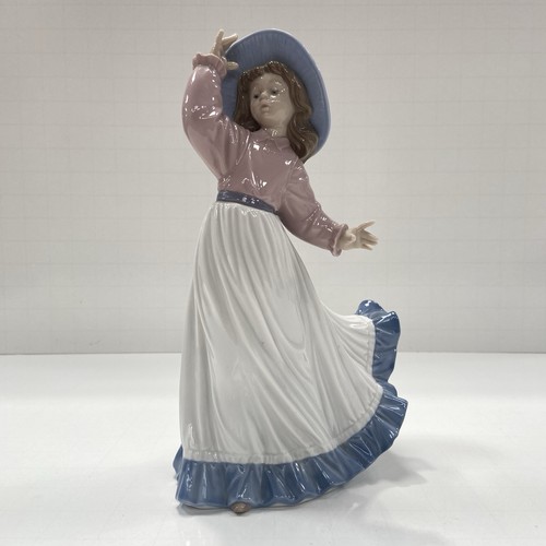 Nao lladro caught in - nao, by
