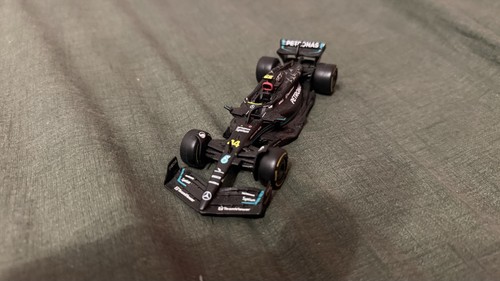 Bburago lewis hamilton - lewis,