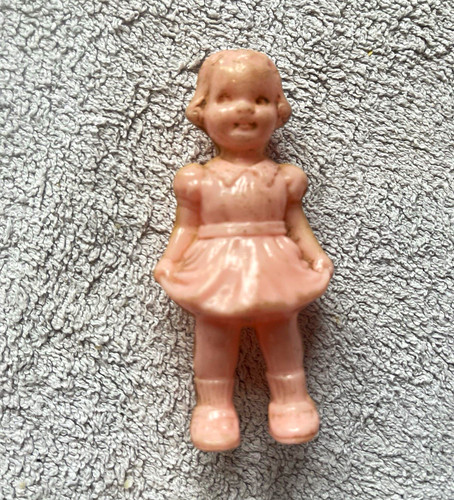 Solid girl pocket figure - solid,
