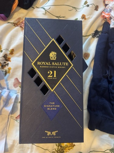Royal salute boxes - boxes, x