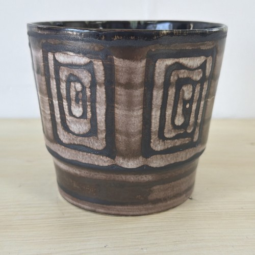 Vintage cinque ports planter - ports,