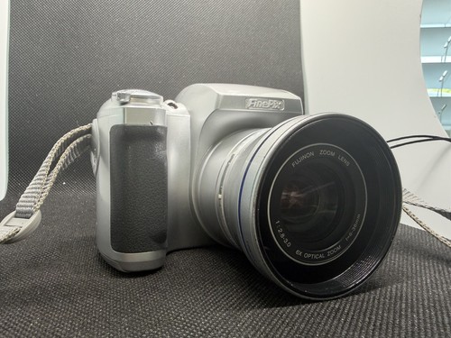 Fujifilm finepix s304 2mp - 3.2mp, 6x