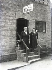 CLEEVE PRIOR. 5 GLASS PLATE