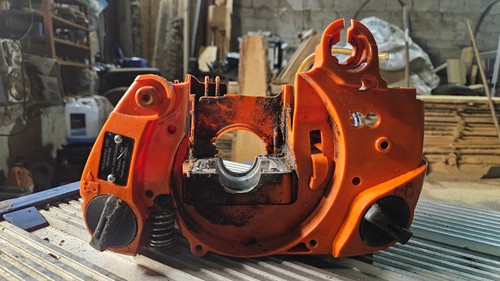 Husqvarna 235 crank case - 235, fuel
