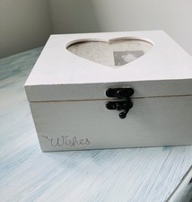 Upcycled white heart wooden - white,
