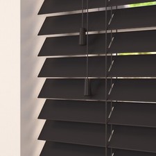 Black faux wood - black,