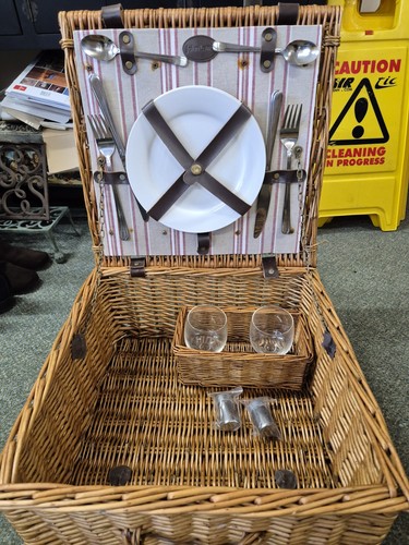 Wicker picnic basket - wicker,
