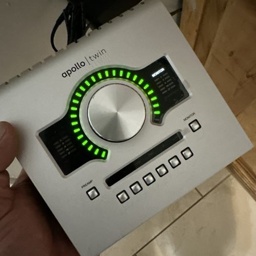 Universal audio apollo - audio, twin