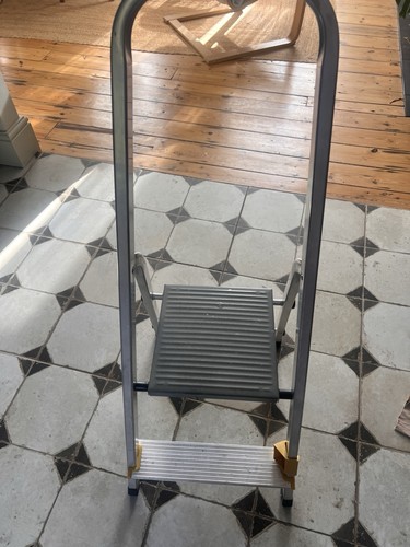 Lassic step ladder with - 2,