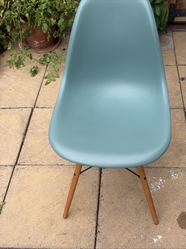 Vitra eames plastic - vitra,