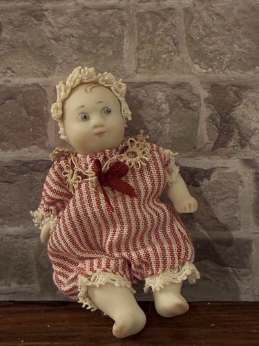 Dolls house scale - dolls, 1/12