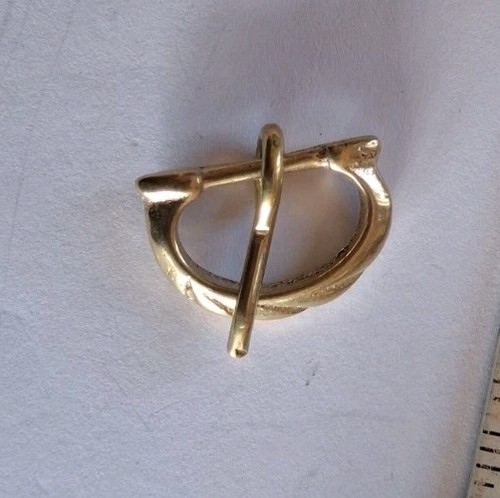 Patterned buckle brass - patterned,