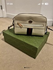 Gucci had bag, hand bag,women