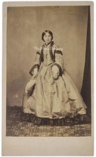 CDV BEAUTIFUL LADY IN FINE