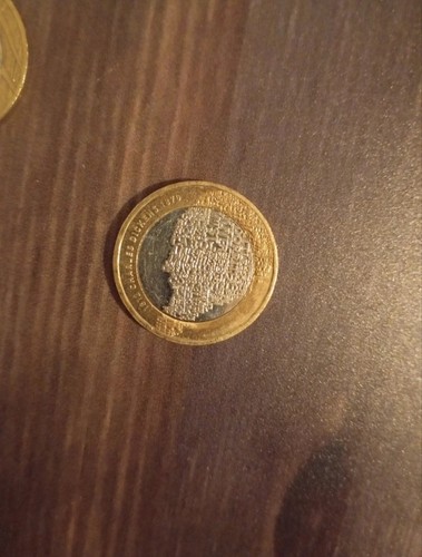 Rare collectable coin - rare, £2