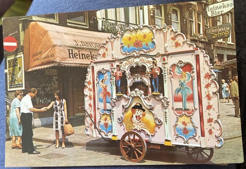 Barrel organ pipo with - barrel-organ, "pipo"