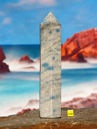 Apatite cleavelandite - in,