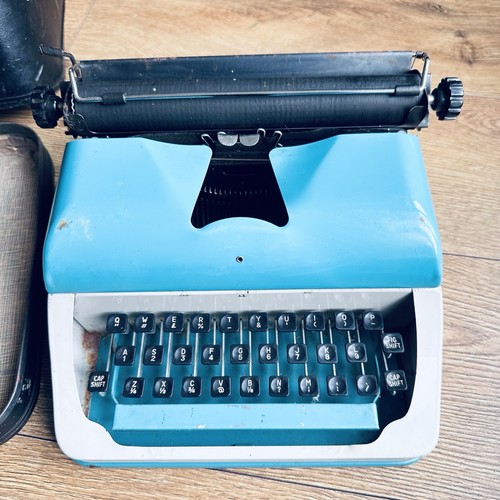 Vintage portable typewriter - portable,