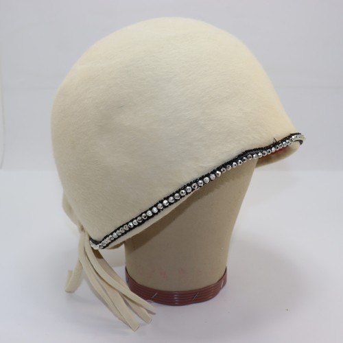 Bachrach cloche hat cream - hat, 22