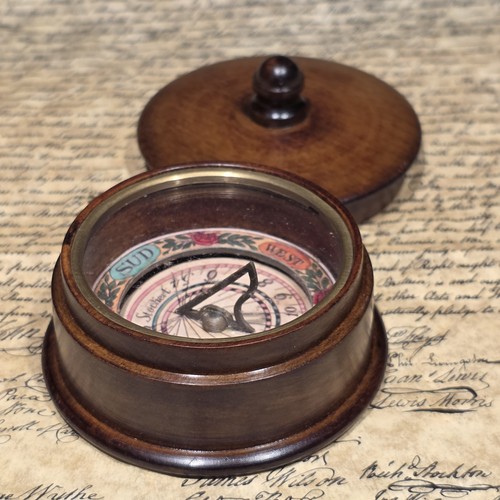 Wood cased sundial compass - compass, –