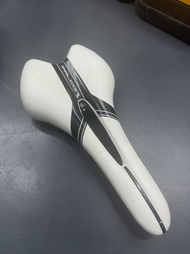 Pro cycling falcon road saddle - cycling,