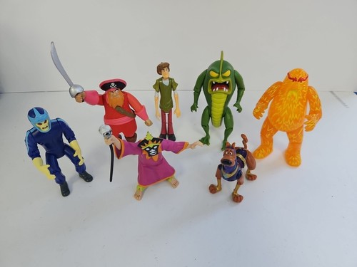 Scooby doo figure bundle - scooby,