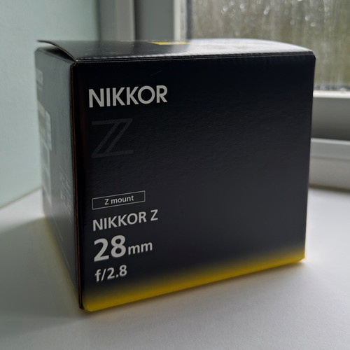 Nikkor 28mm 8 - z, pancake