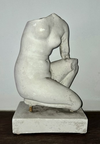 Statue venus squatting - statue,