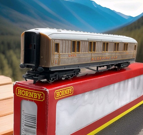 Boxed hornby r4064a lner teak - boxed,
