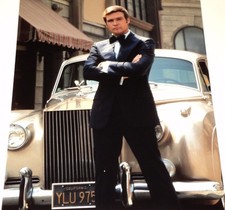 LEE MAJORS / POSING BY ROLLS