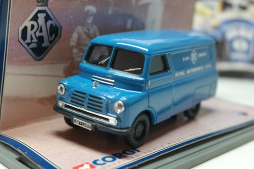 Corgi classics bedford van - corgi,
