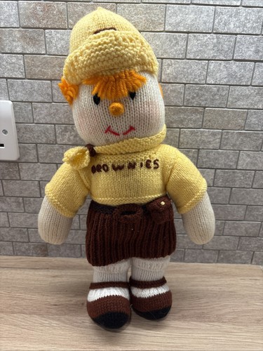 Hand knitted brownie - brownie, mascot