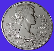 £5 Coin. QUEEN ELIZABETH