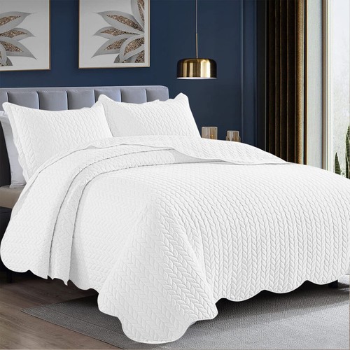 Quilted bedspread bed - bedspread,