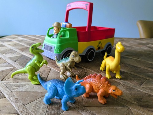 Safari truck dinosaur - truck,