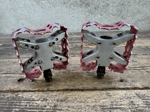 Redline bmx pedals - 9/16”, red