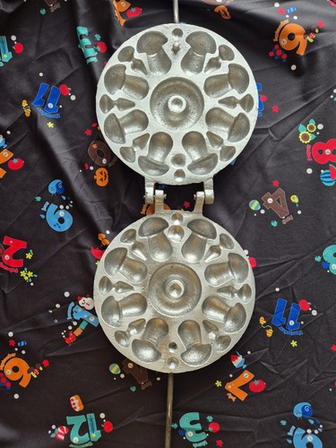 Cast iron mushroom - cast, biscuites