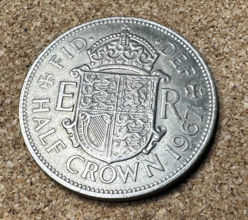 Half crown coin 1967 - crown,