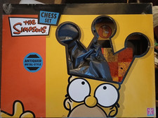 THE SIMPSONS CHESS SET