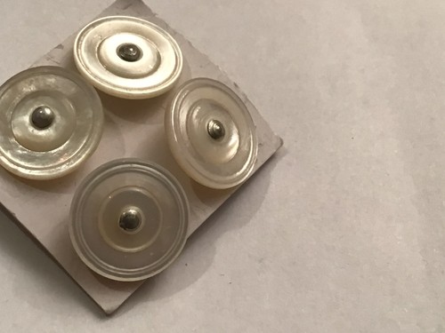 White mother pearl - of,