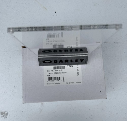 Oakley counter display 5x7 - 4.0,