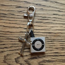 Chrome Hearts Cross KeyChain Apple iPod Shuffle 4th Generation Silver (2 GB)