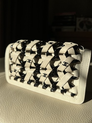 Auth chanel interlaced - chanel,