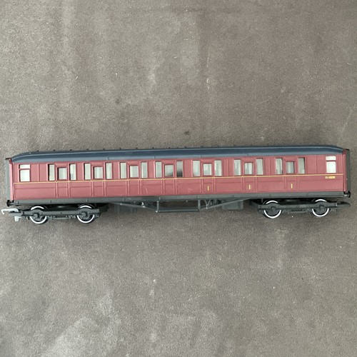 Hornby gauge maroon - oo,